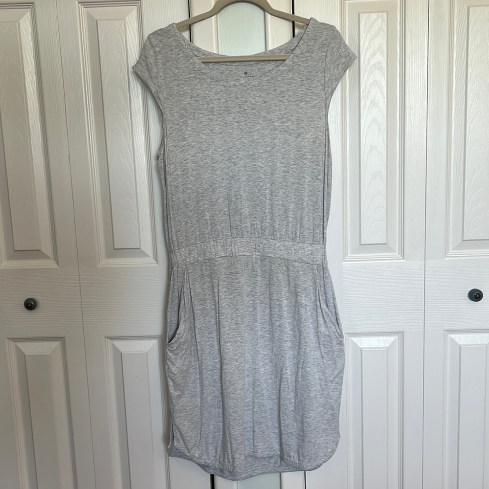Athleta knit dress size medium